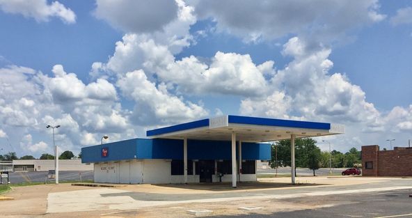 McCann Retail Building: 1026 McCann Road, Longview, TX 75601